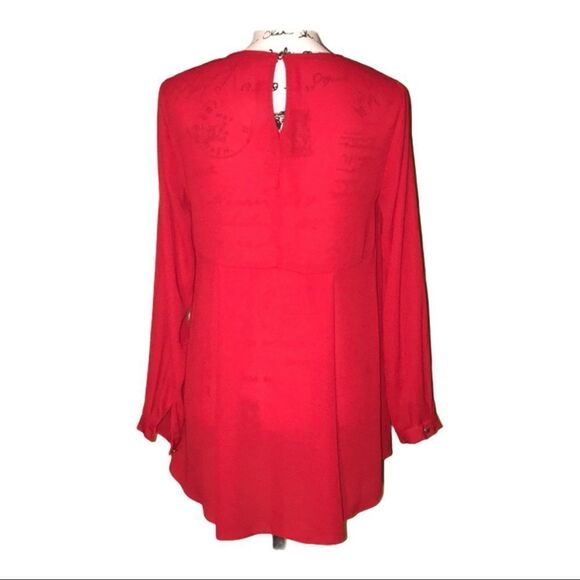 Vince Camuto | Pleat-back High-low Blouse - Picture 2 of 6